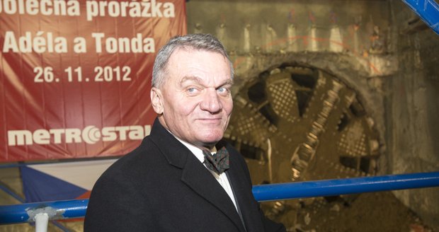 Bohuslav Svoboda už jednou Sněmovnou vydaný byl.