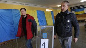 Na Ukrajině začaly parlamentní volby.