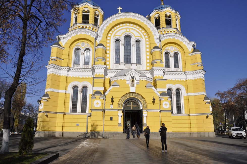 Kyjevský chrám svatého Vladimíra patří k místům, kam se chodili voliči před mimořádnými parlametními volbami pomodlit.