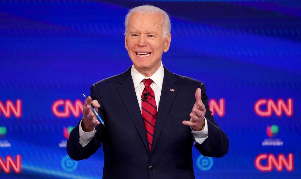 Viceprezident Joe Biden na debatě demokratických kandidátů na prezidenta  (16. 3. 2020)