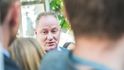 Ministr školství Petr Gazdík rezignuje. Kvůli kontaktům s obviněným podnikatelem Redlem