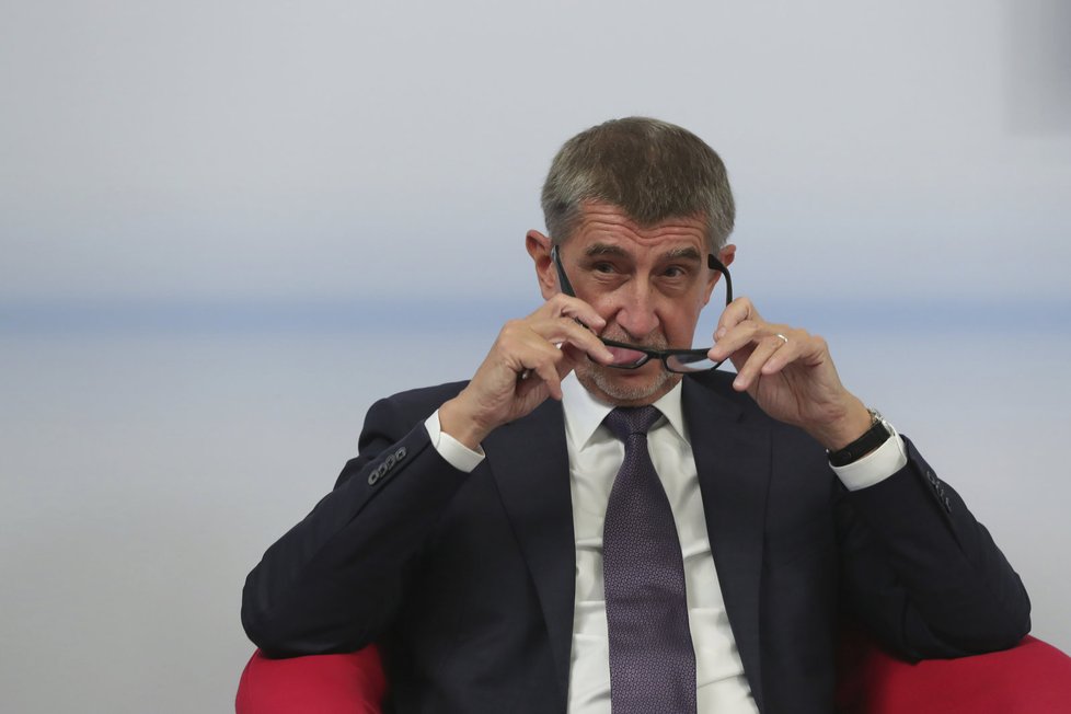 Andrej Babiš (ANO) v horkém křesle během superdebaty Blesk.cz