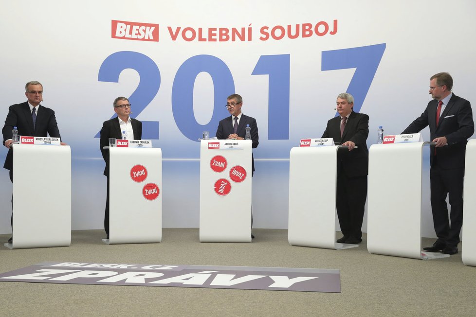 Superdebata Blesk.cz: Ve studiu se nalepovaly nálepky za &#34;žvanění&#34;