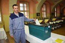 Volby ve věznici v Plzni na Borech: Muklové pro Drahoše, bachaři pro Zemana!