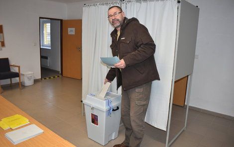 Starosta Polné na Šumavě Jaroslav Pavlíček volil mezi prvními.