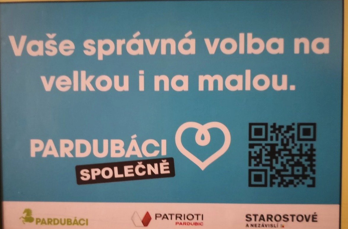 Hnutí Pardubice společně oblepuje těmito plakáty toalety v restauracích...