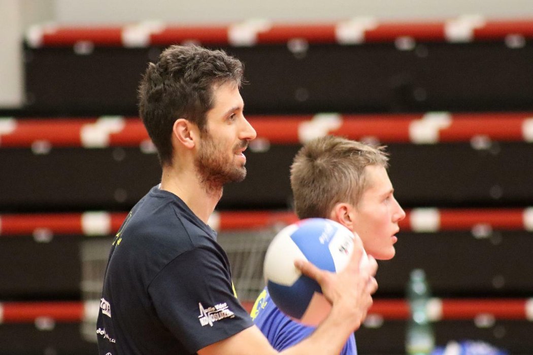 Se Lvy už trénuje slovenský volejbalový reprezentant Tomáš Kriško.