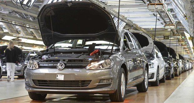 Volkswagen na dně: Vyšetřuje ho i Francie, akcie se dramaticky propadly 