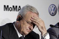 Škodovka přišla o superšéfa, lži o emisích stáhly ke dnu ředitele Volkswagenu