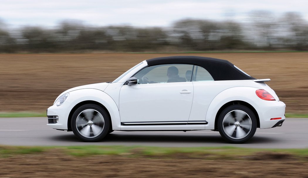 Volkswagen Beetle Cabrio 60s White Edition (2013)