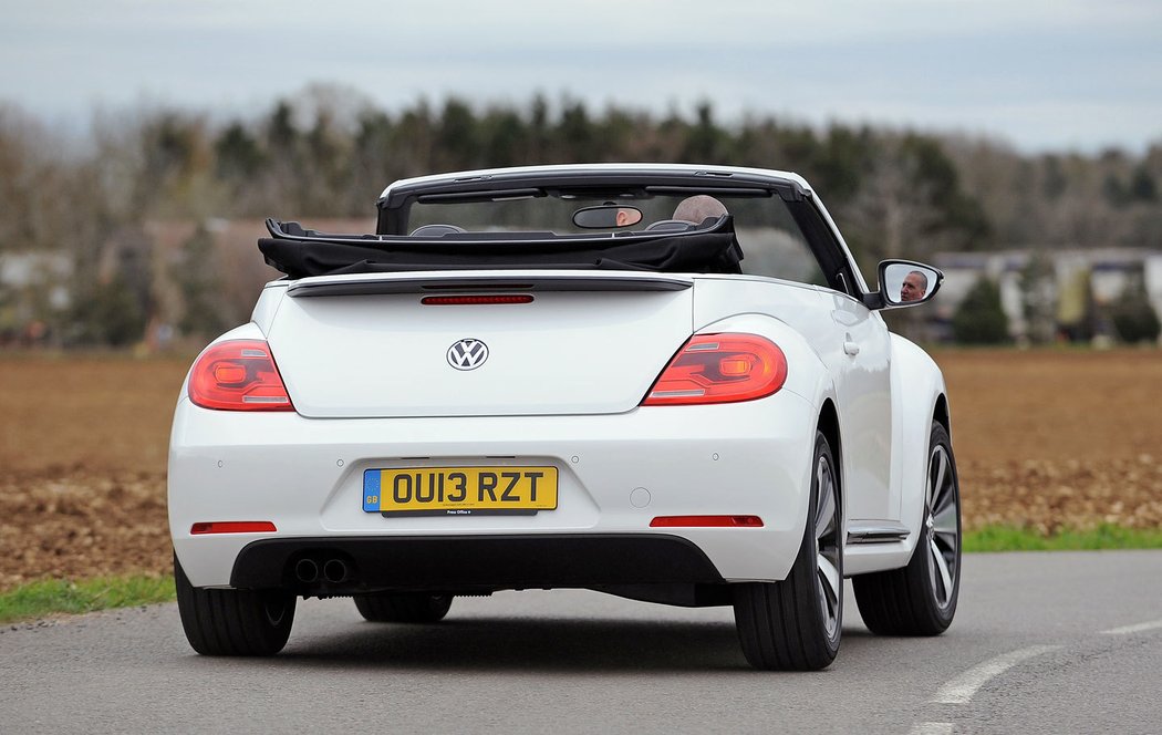 Volkswagen Beetle Cabrio 60s White Edition (2013)