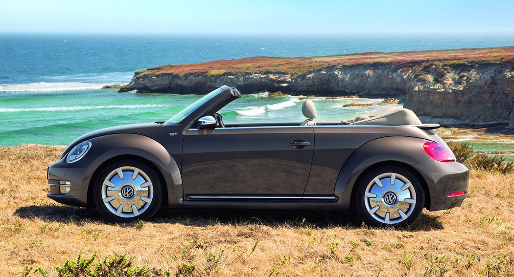 Volkswagen Beetle Cabrio 70s Edition (2013)