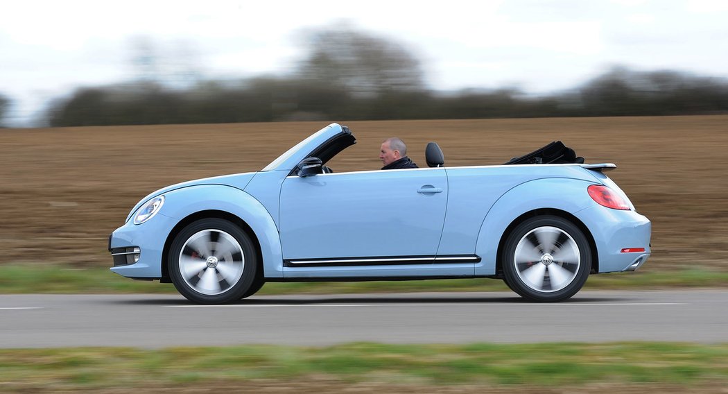 Volkswagen Beetle Cabrio Sport (2013)