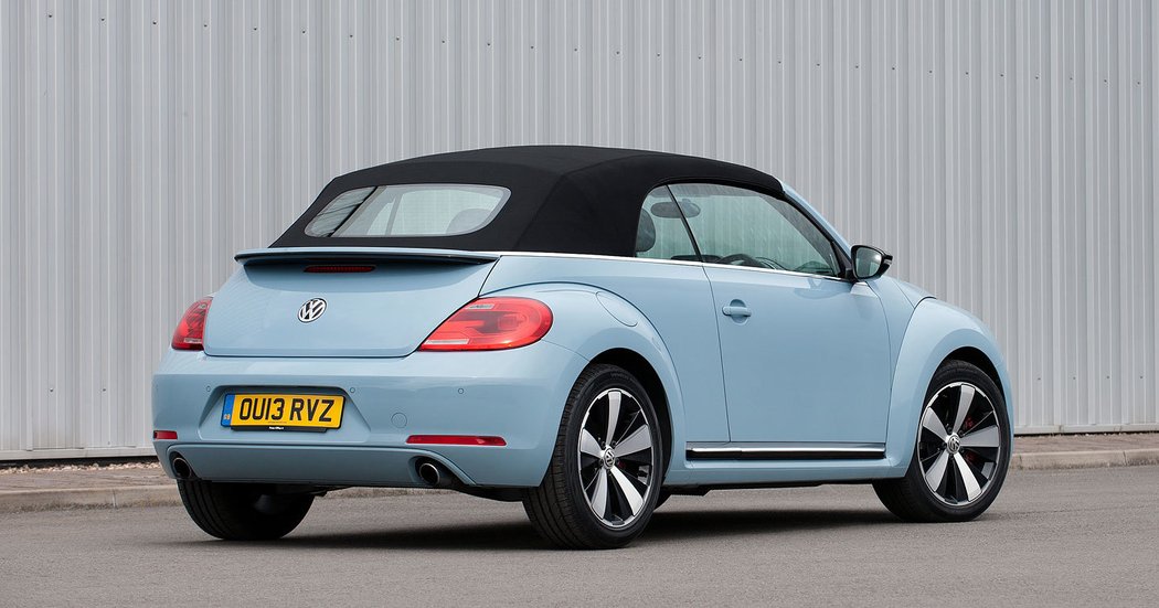 Volkswagen Beetle Cabrio Sport (2013)