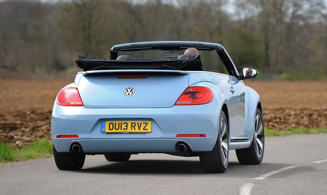 Volkswagen Beetle Cabrio Sport (2013)