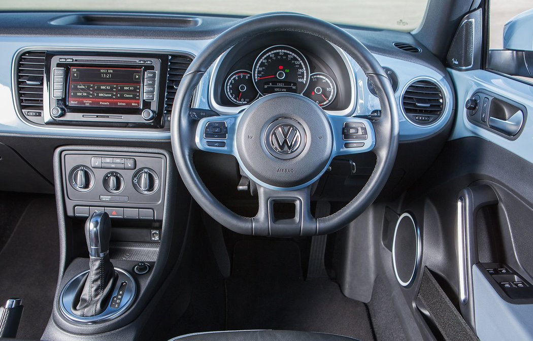 Volkswagen Beetle Cabrio (2015)