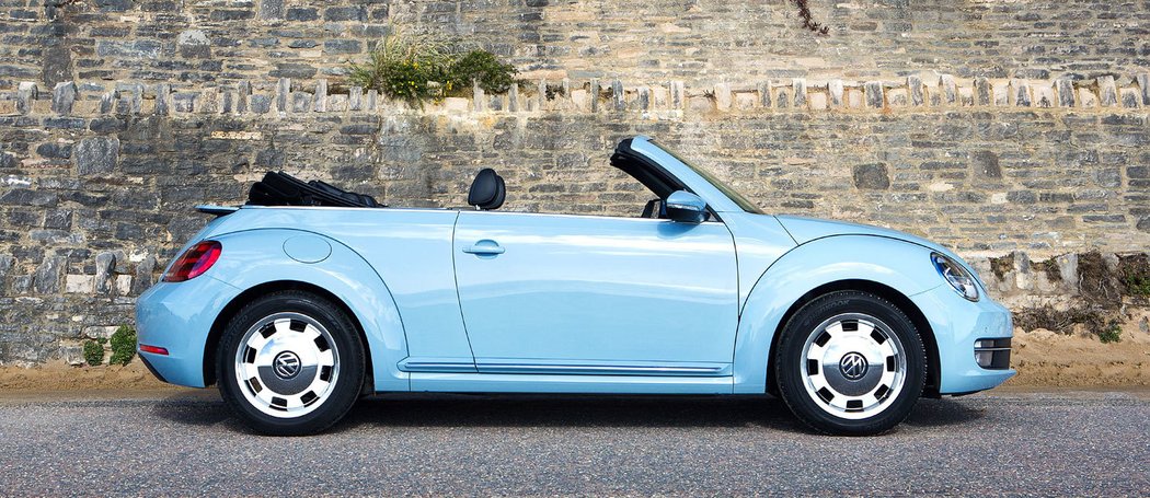 Volkswagen Beetle Cabrio (2015)