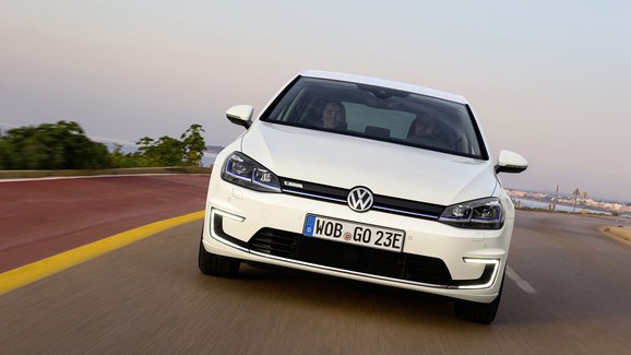 Volkswagen zřejmě prodlouží výrobu modelu e-Golf, naznačuje interní dokument