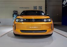 Jak prodávat elektrický Volkswagen za půl milionu? Šéf designu v Praze prozradil plán