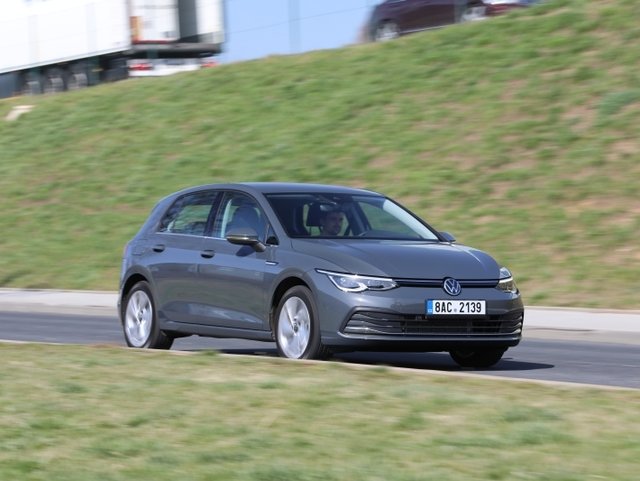 Volkswagen Golf 1.5 eTSI DSG 