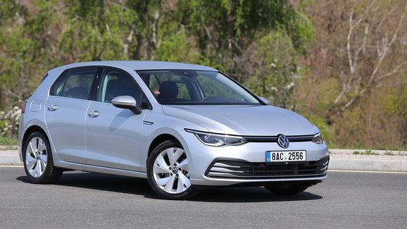 Český trh v říjnu 2020: Další pád, VW se však díky Golfu dostal před Hyundai