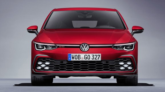 Nový Golf GTI mohl být hybrid. Volkswagen vysvětluje, proč se tak nestalo