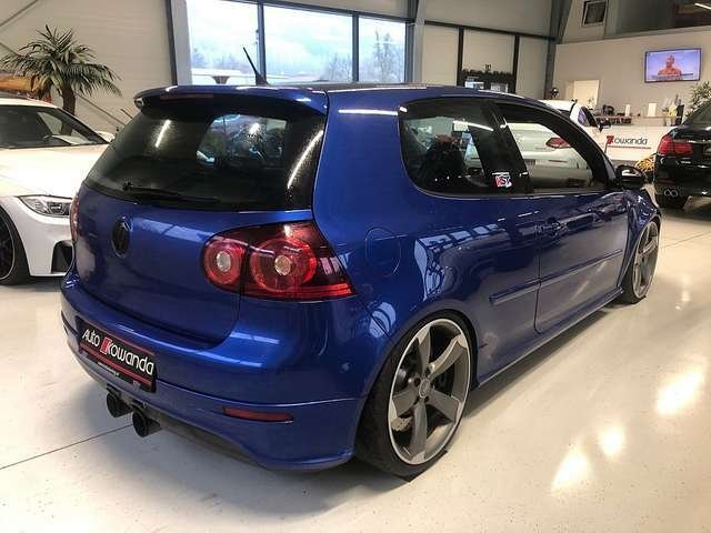 Volkswagen Golf R32