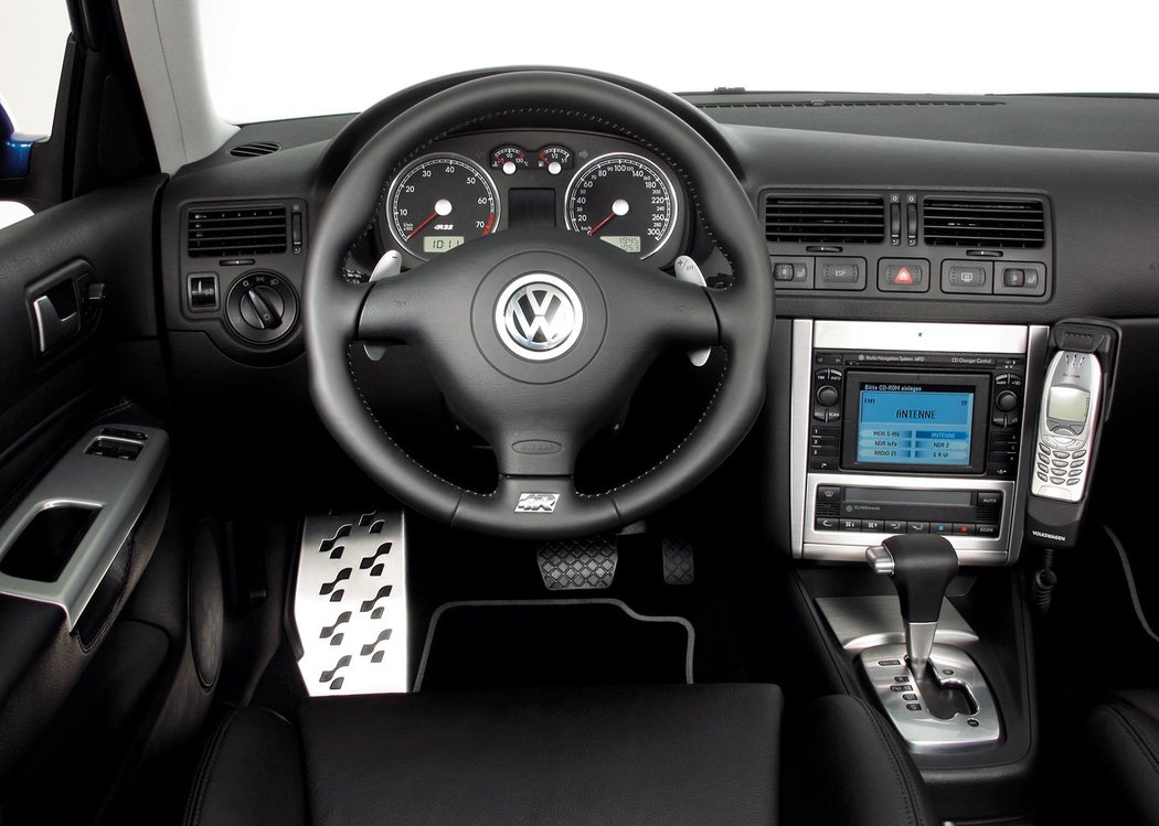 Volkswagen Golf R32 (2002–2004)