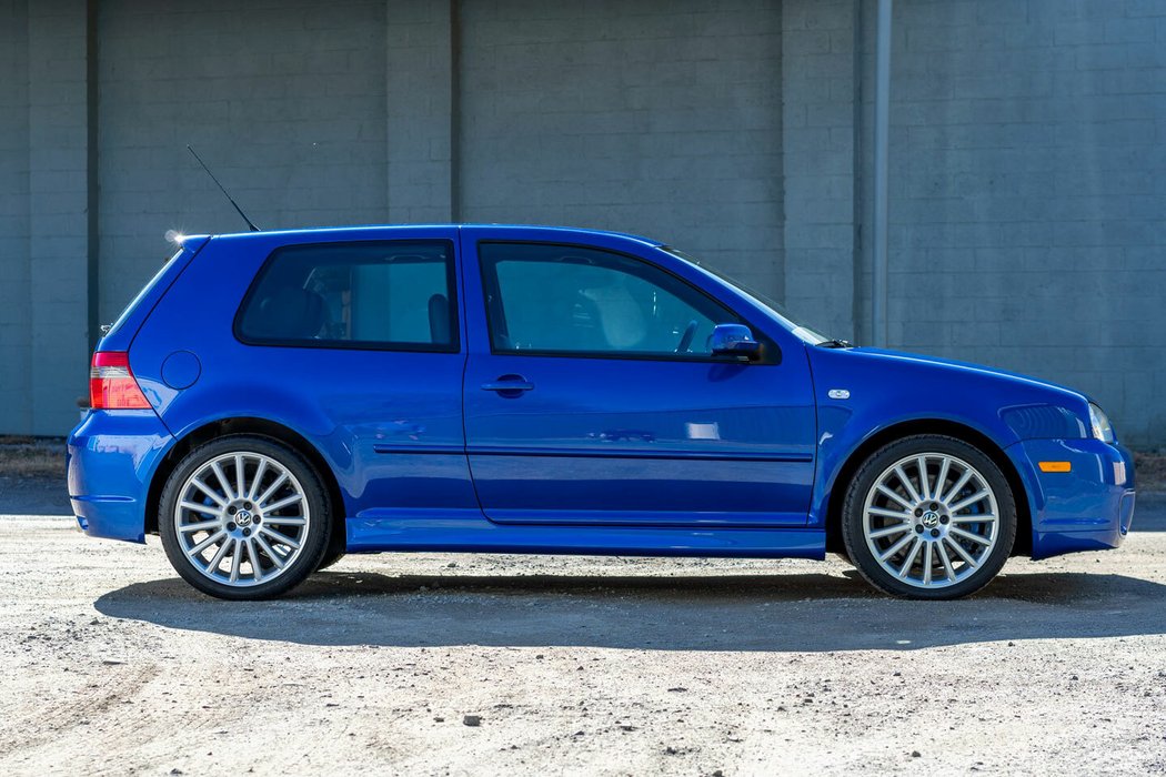 Volkswagen Golf R32