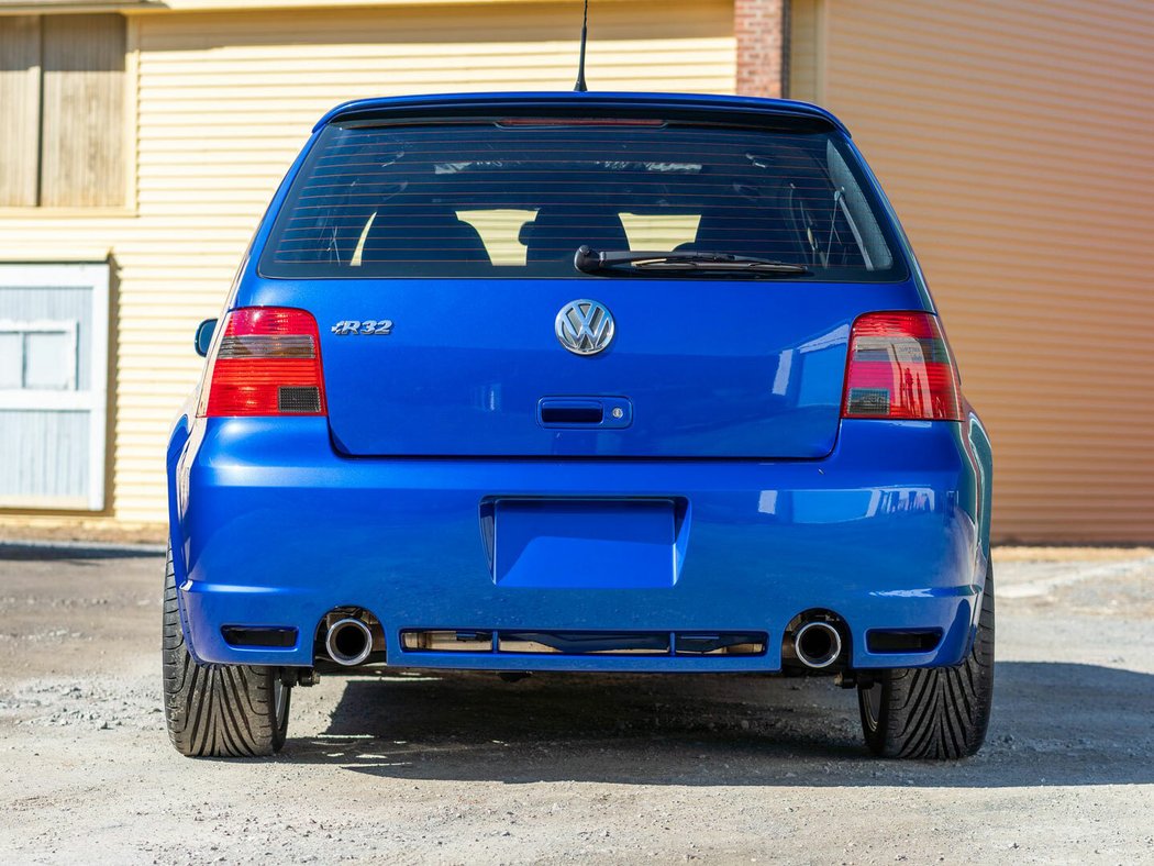 Volkswagen Golf R32