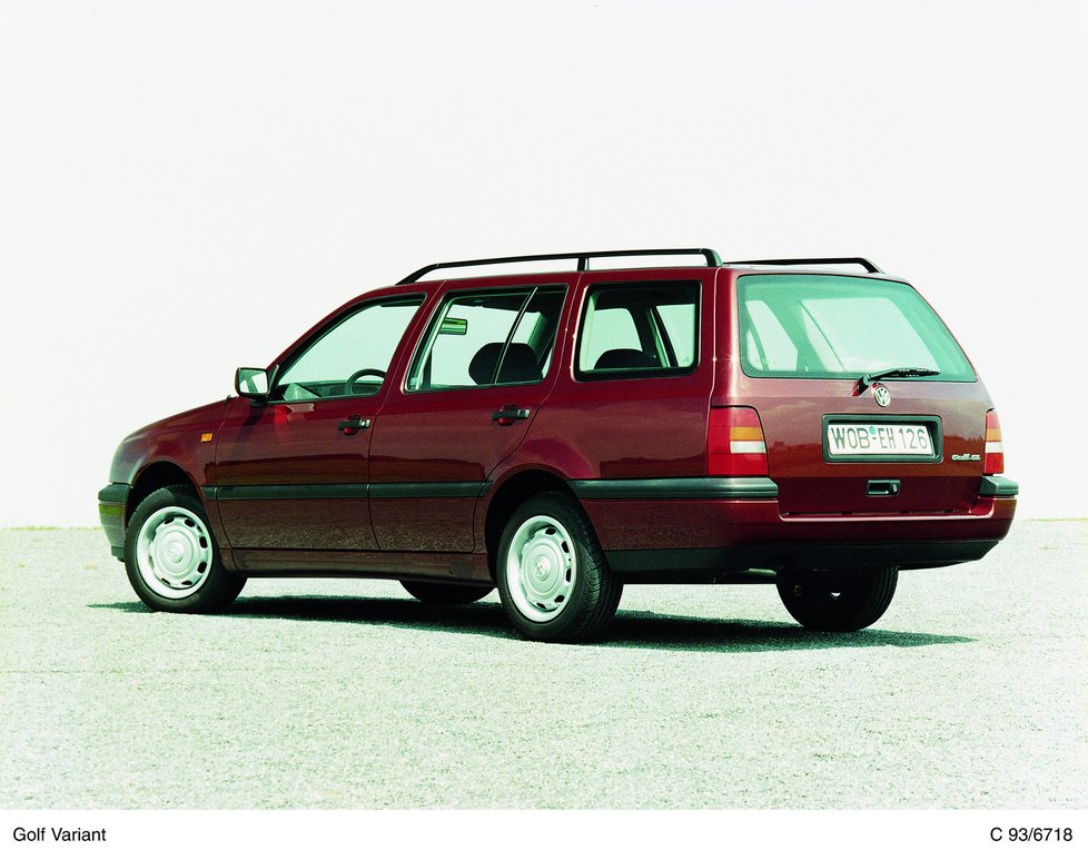 1993-1999: Kombi nebylo součástí rodiny Golf od začátku. Na scéně se objevilo až s příchodem třetí generace, tedy skoro dvacet let po prvním hatchbacku.