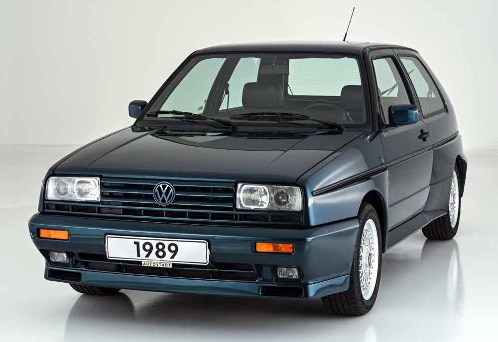 Speciál Rallye Golf z roku 1989 měl rozšířené blatníky a obdélníkové světlomety. Měl pohon všech kol čtyřválcem přeplňovaným turbodmychadlem s objemem 1763 cm3 a výkonem 160 k (118 kW).