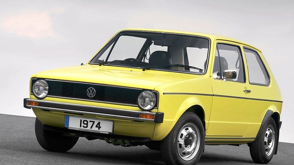 Volkswagen Golf se začal vyrábět před 45 lety. První generace skončila v roce 2009