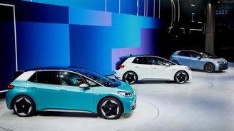 Volkswagen kvůli poklesu poptávky a dotací omezí výrobu dvou modelů elektromobilů