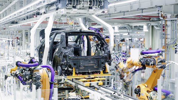 Volkswagen v Evropě chystá továrny na baterie, uvažuje i o Česku