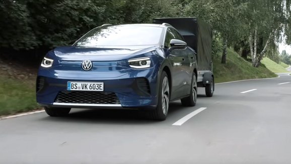 Volkswagen ID.4 se nebojí terénu ani práce, na kouli utáhne až 1,9 tuny
