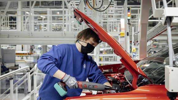 Nálada v německém autoprůmyslu se v březnu zhoršila nejvíc v historii
