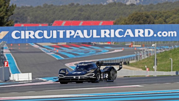 Volkswagen ID. R je připraven na rekordní jízdu na Nordschleife. Bude nejrychlejším elektrovozem?