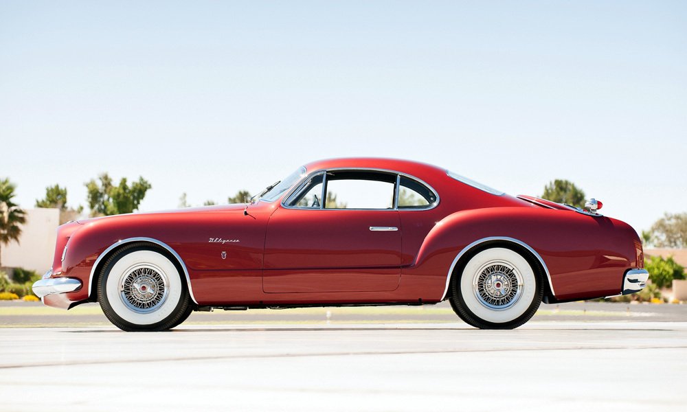 Designeři Segre, Boano, Coggiola a Savonuzzi vycházeli při návrhu kupé Typu 14 z konceptu Chrysler d&#39;Elegance z roku 1953.