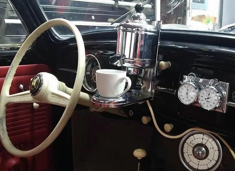 Volkswagen nabízel kávovar na přístrojovou desku Brouka