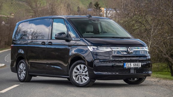 TEST Volkswagen Multivan Long Life 1.4 TSI eHybrid – Praktik vhodný i pro diplomaty 