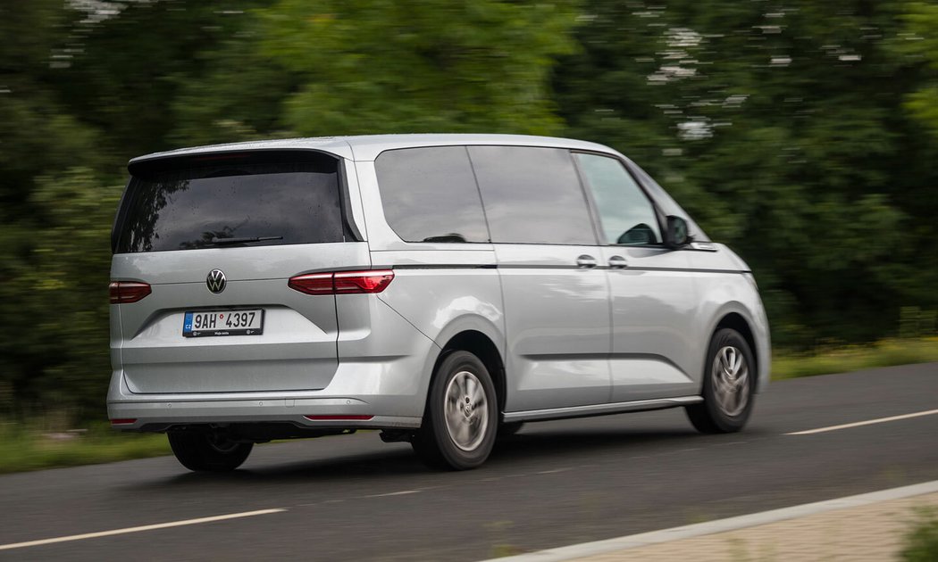 Multivan T7 Long TEST Volkswagen Multivan T7 Long 2.0 TDI – Konečně s dieselem | auto.cz
