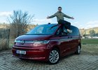 Video: Nový VW Multivan T7 se silnějším benzinem. Jak a za kolik jezdí?