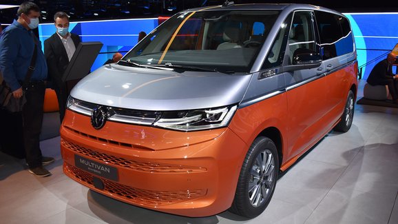 IAA 2021: VW Multivan T7 poprvé naživo. Svého dárce rozhodně nezapře