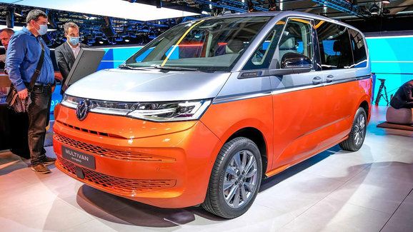 Nový VW Multivan zná první českou cenu. Naftu zatím nespaluje