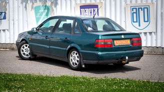 Třetího páru oken se passat zbavil až v roce 2014, kdy se představil současný, výběhový model Třetího páru oken se passat zbavil až v roce 2014, kdy se představil současný, výběhový model
