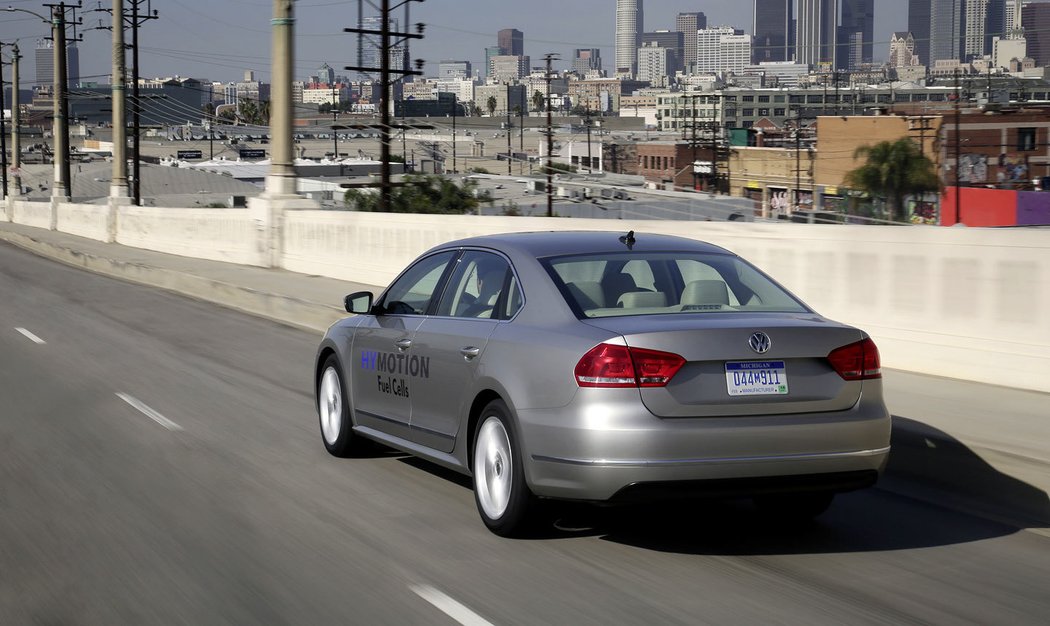 Volkswagen Passat HyMotion Concept (2014)