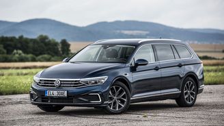 Volkswagen zvažuje omezení výroby modelu Passat. Ve prospěch Superbu