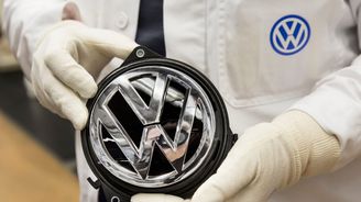 Volkswagen loni nesplnil emisní cíle EU, hrozí mu miliardová pokuta 