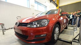 Emisní skandál Volkswagenu se týká přibližně 11 milionů naftových aut po celém světě.